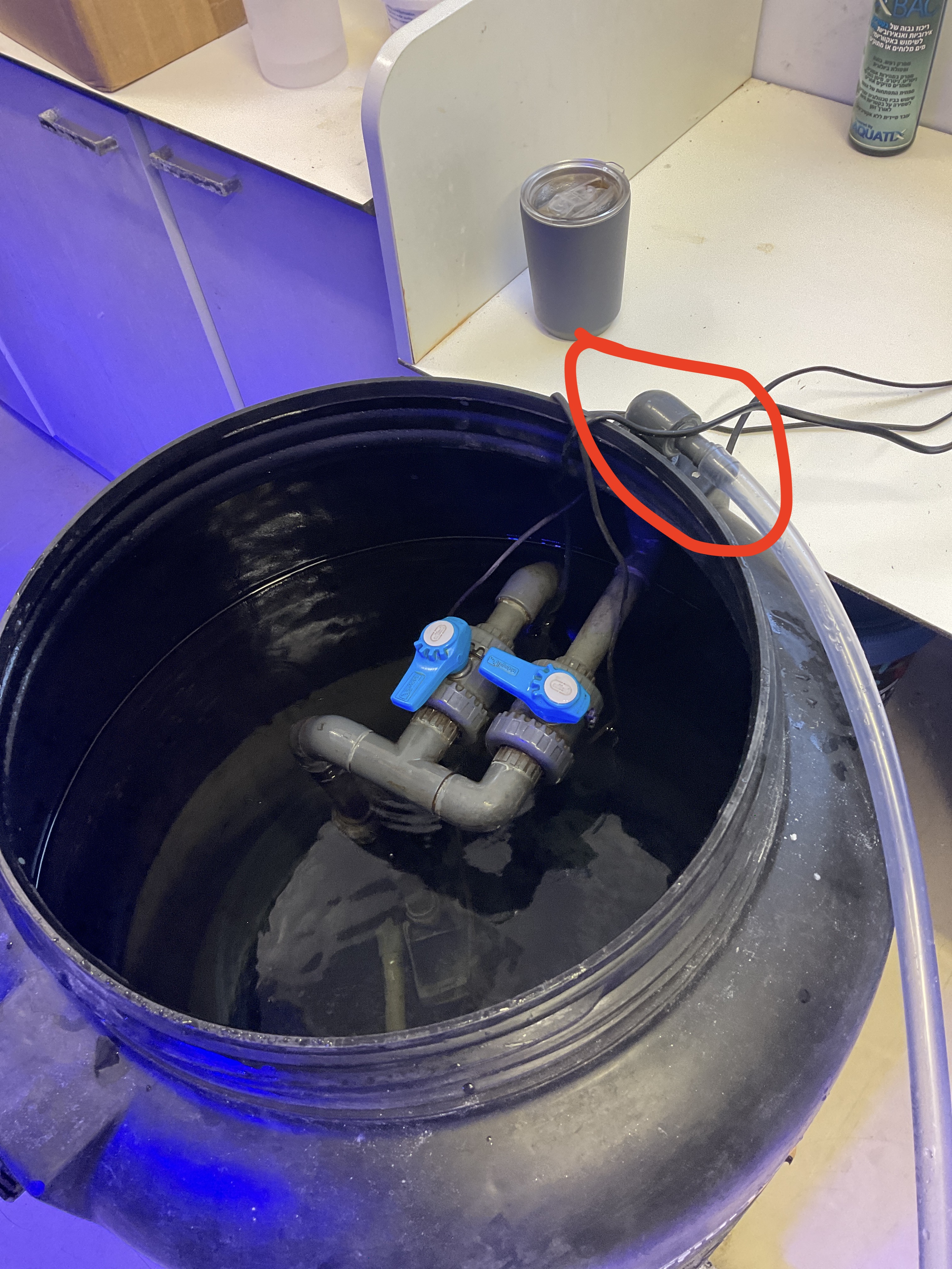 Figure 14: Connecting tube to the barbed connector